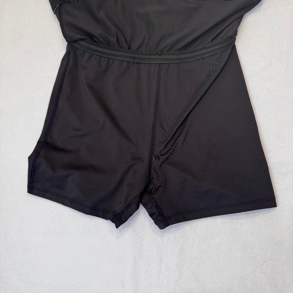 Lucky In Love Women's Golf 16" Skort Floral Laser Cut Black & White Small - Picture 5 of 6